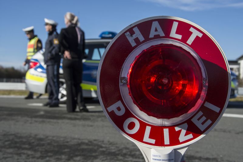 800 halt polizei