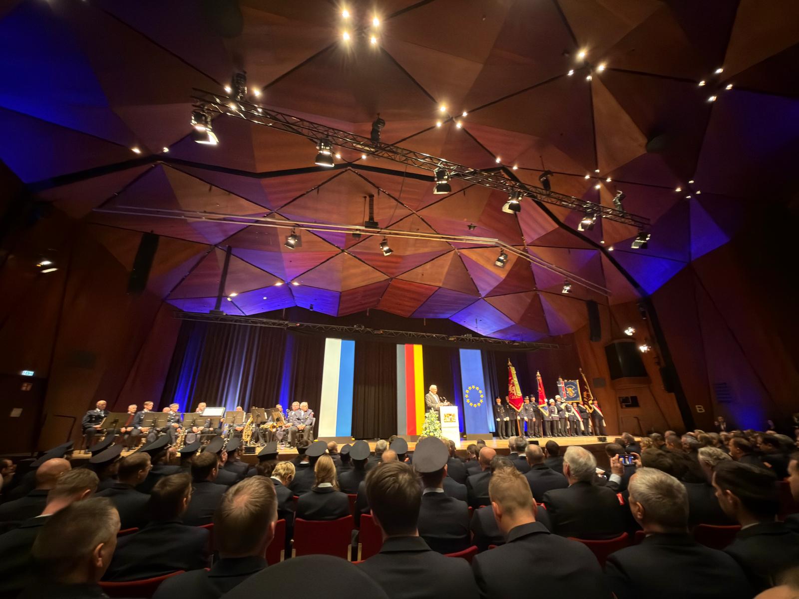 acaeb499 ec1b 4fc9 83b4 553dc41881d4