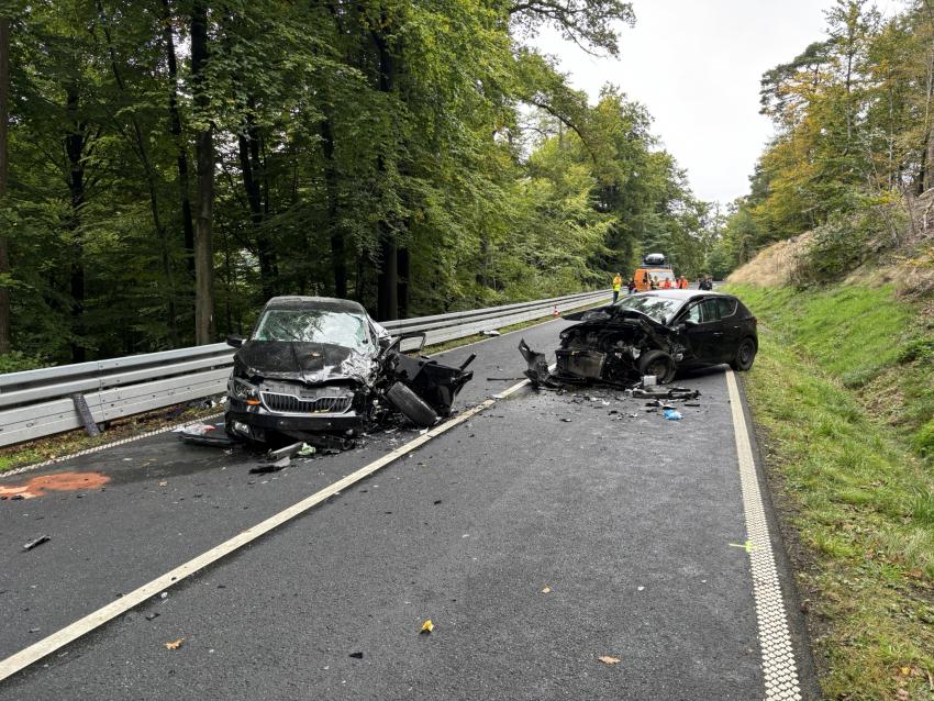 251008 FF Sailauf THL3 VU mehrere PKW 12