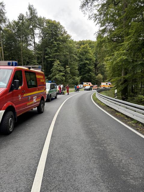 251008 FF Sailauf THL3 VU mehrere PKW 5