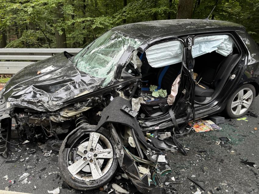 251008 FF Sailauf THL3 VU mehrere PKW 9