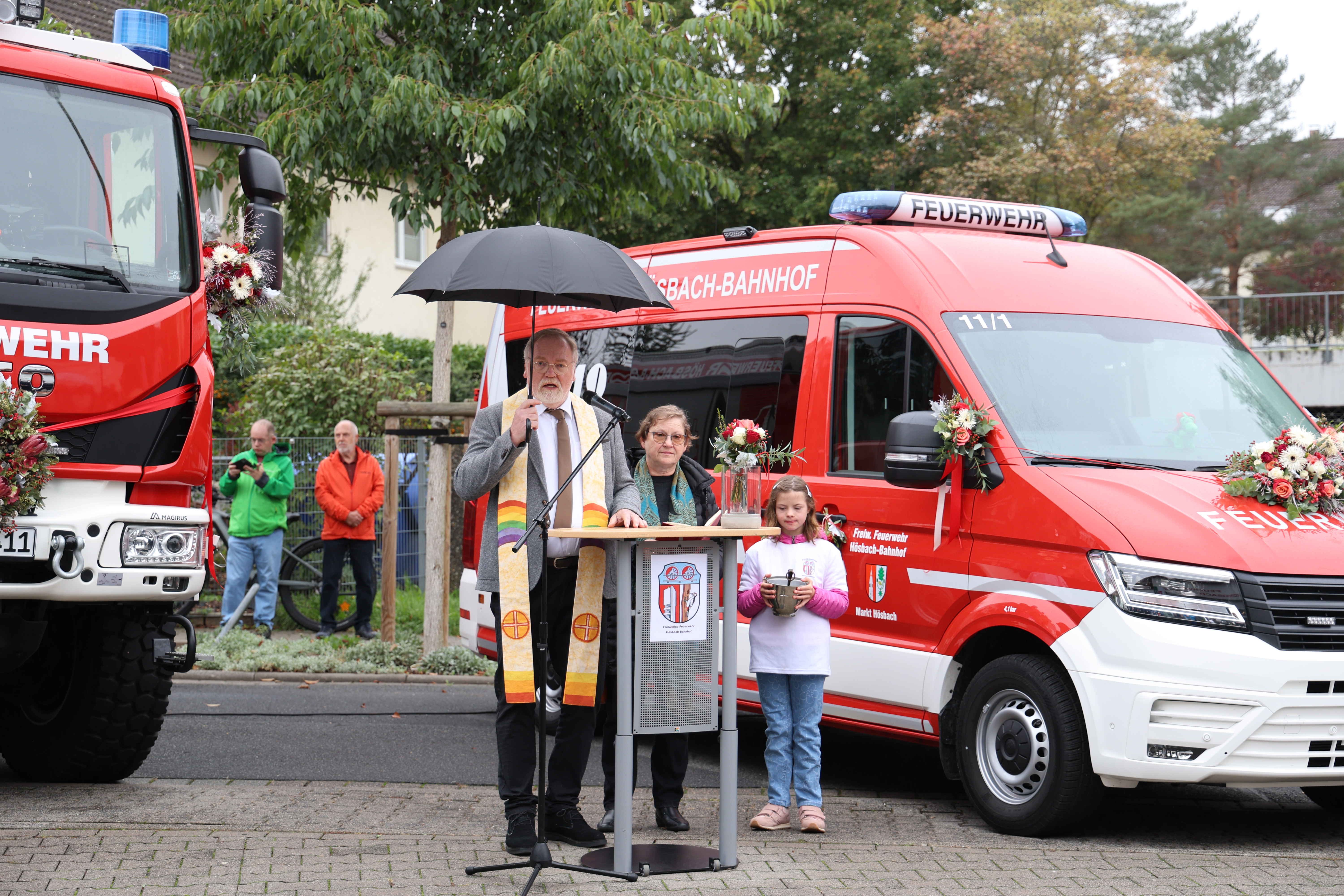 20250927 FF Hösbach Bahnhof Übergabe und Segnung von zwei neuen Fahrzeugen 15