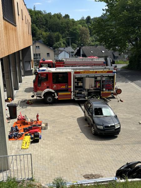 260509 FF Sailauf Ganztagesausbildung THL VU PKW 7