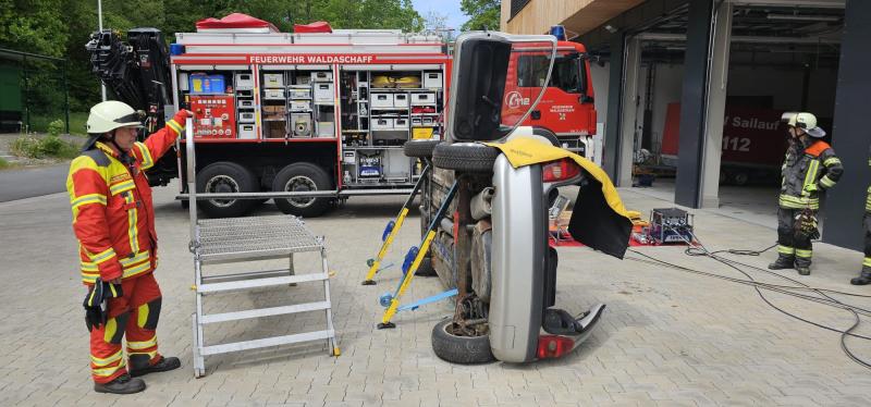 260509 FF Sailauf Ganztagesausbildung THL VU PKW 9