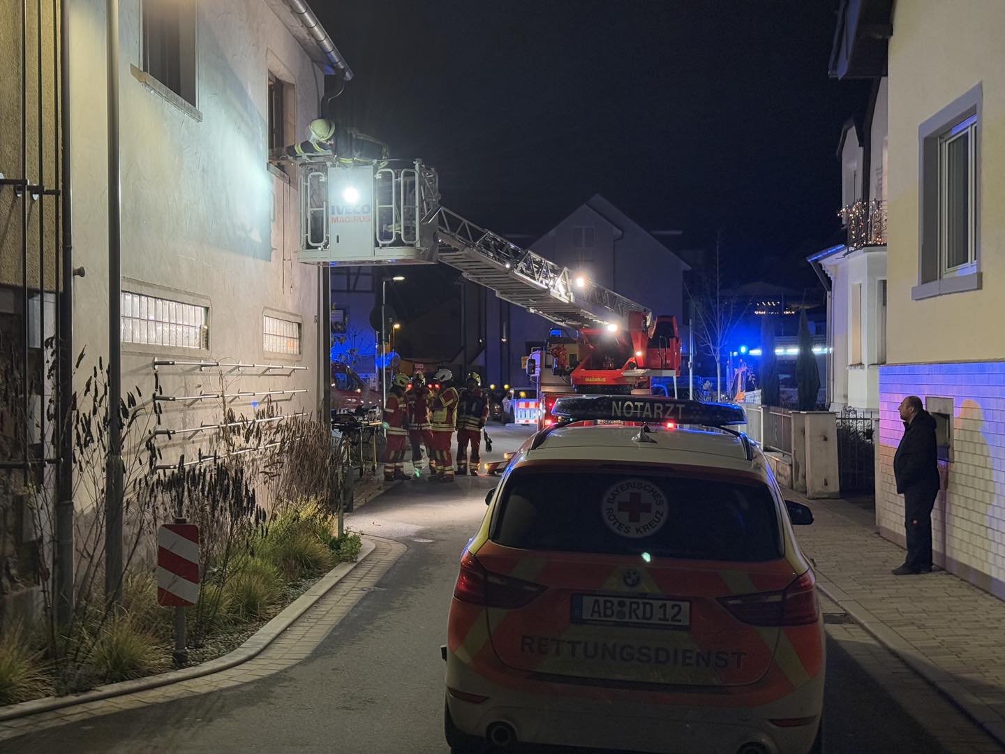 20241218 Drehleiterrettung Glattbach 2