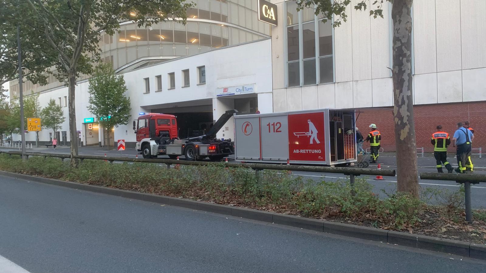 20240919 Nachbarliche Hilfe der FF Großostheim bei Brand Altenheim in Aschaffenburg 1