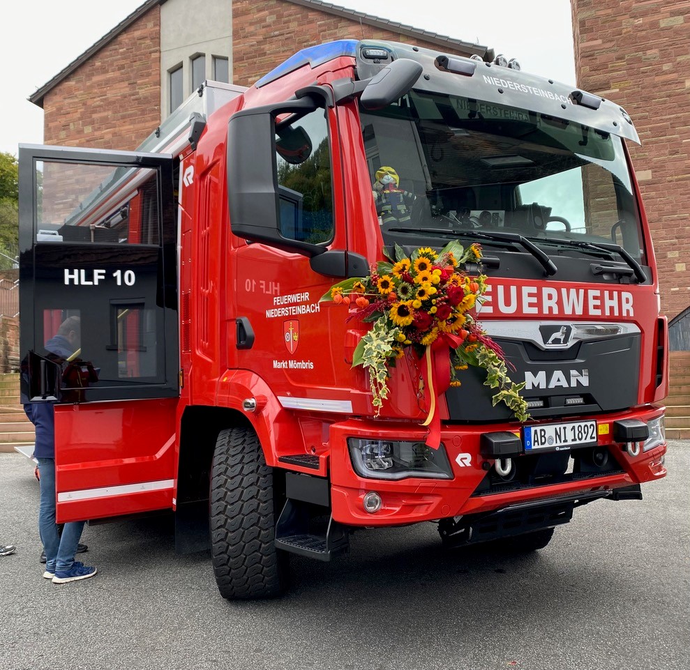 20241003 Übergabe und Segnung des neuen HLF 10 der FF Niedersteinbach 1