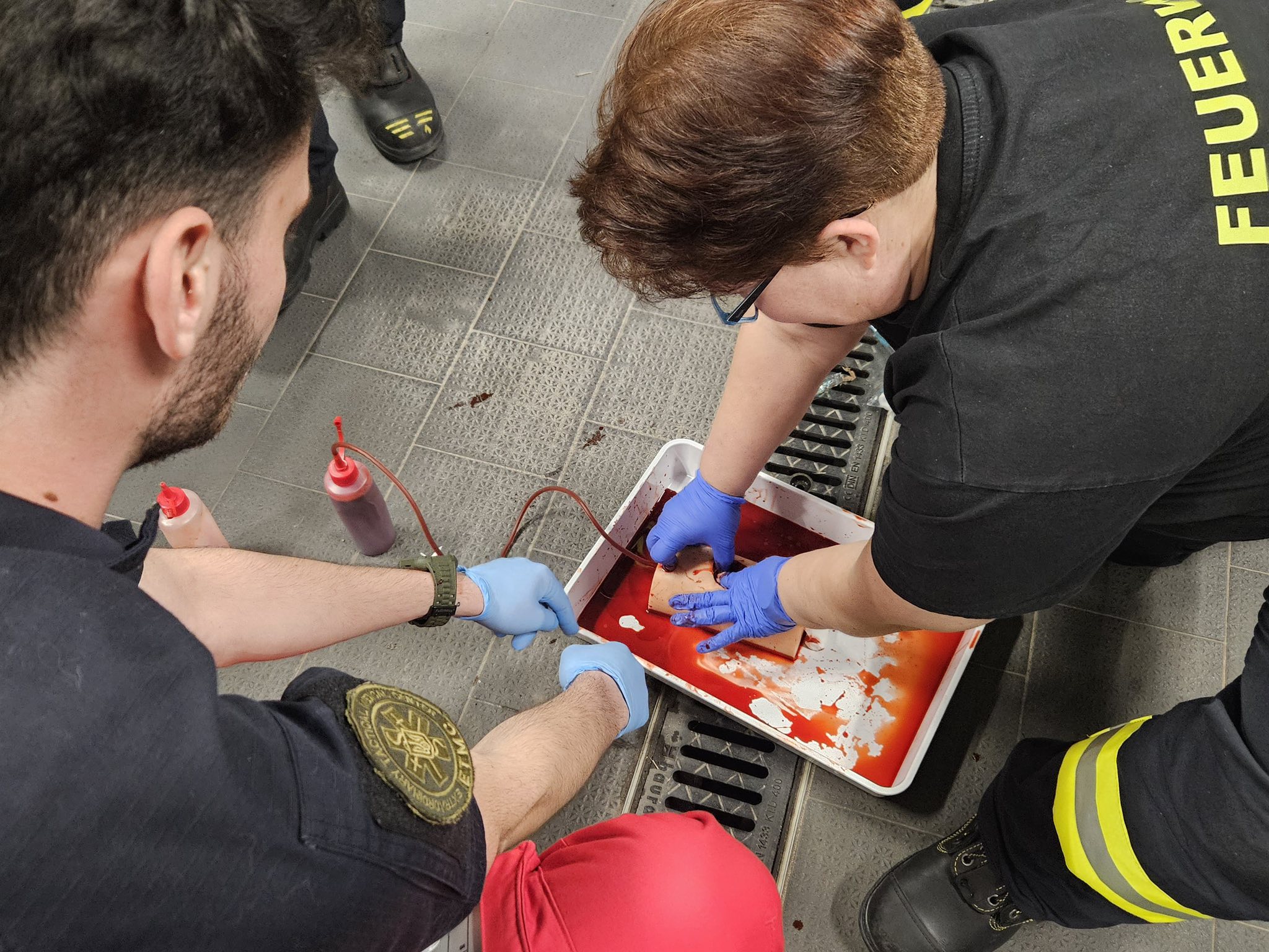 20251215 FF Karlstein Stop the Bleeding Ausbildung der Feuerwehr Sanitäter 1