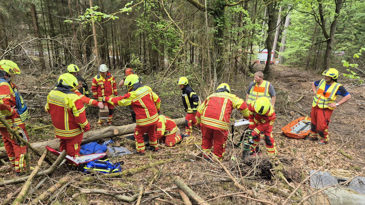 20250429 FF Weibersbrunn Übung Forstunfall 1
