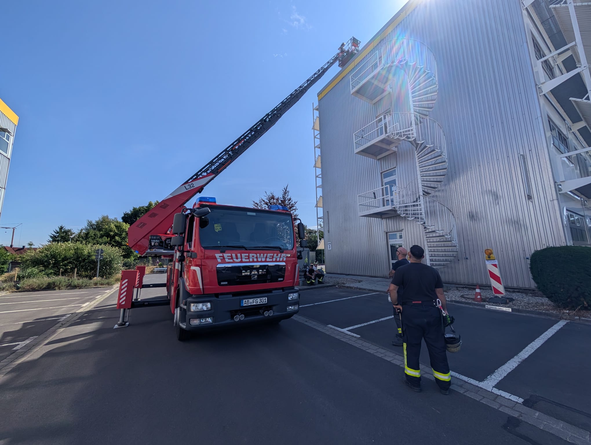 20250705 FF Großostheim Drehleiterkorb Ausbildung 12