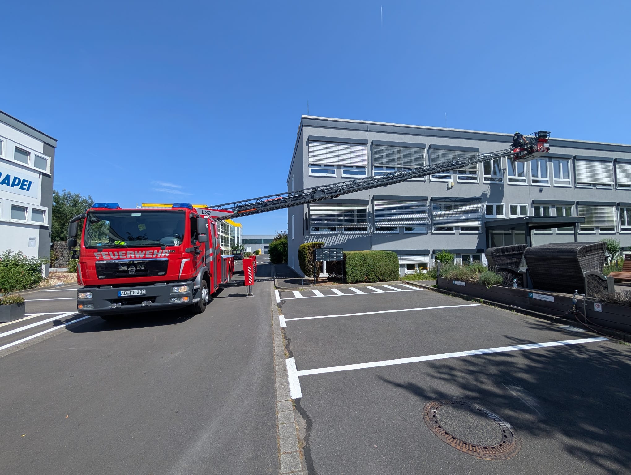 20250705 FF Großostheim Drehleiterkorb Ausbildung 3