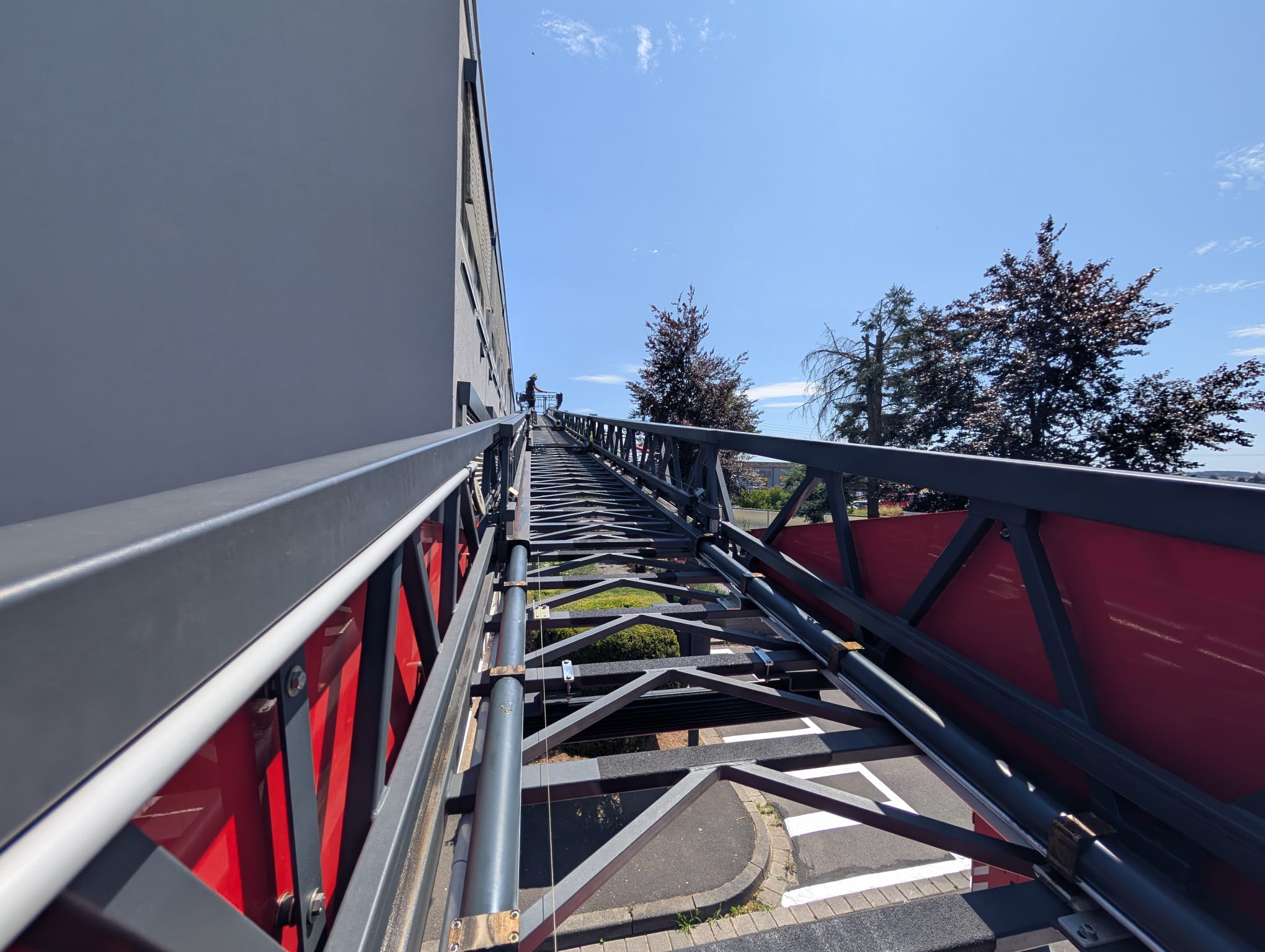 20250705 FF Großostheim Drehleiterkorb Ausbildung 5