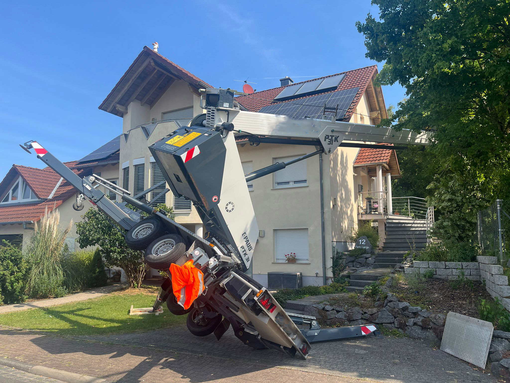 20250820 Arbeitsunfall umgestürzter Kran Bessenbach