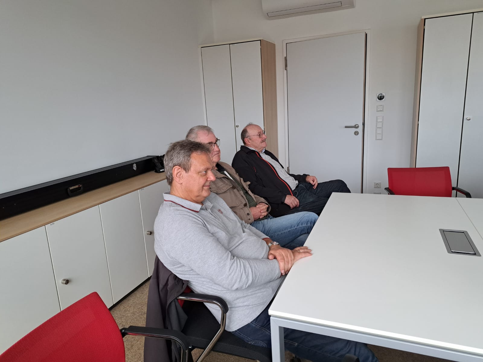 20251008 Alters und Ehrenabteilungen besuchen die ILS 10