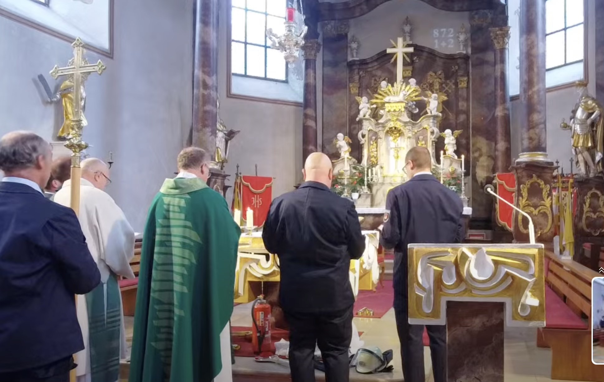 20251012 Gemeinsamer Kirchgang der FF Alzenau 1