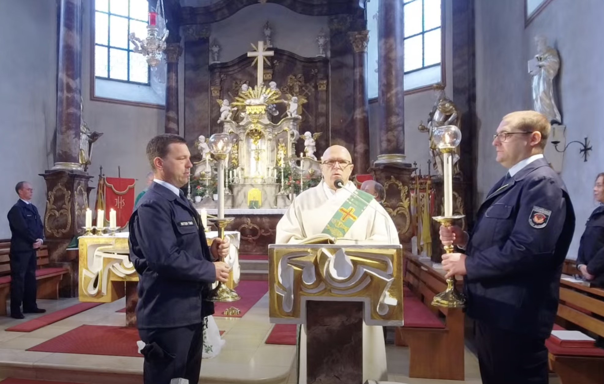 20251012 Gemeinsamer Kirchgang der FF Alzenau 2