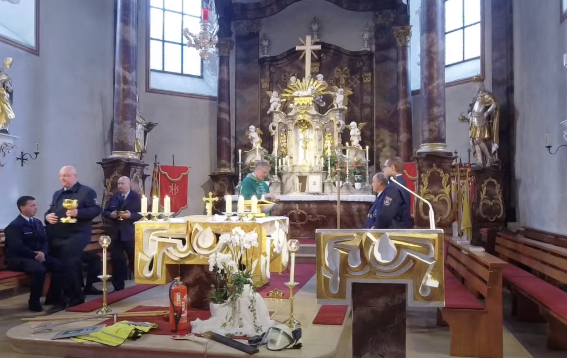 20251012 Gemeinsamer Kirchgang der FF Alzenau 4