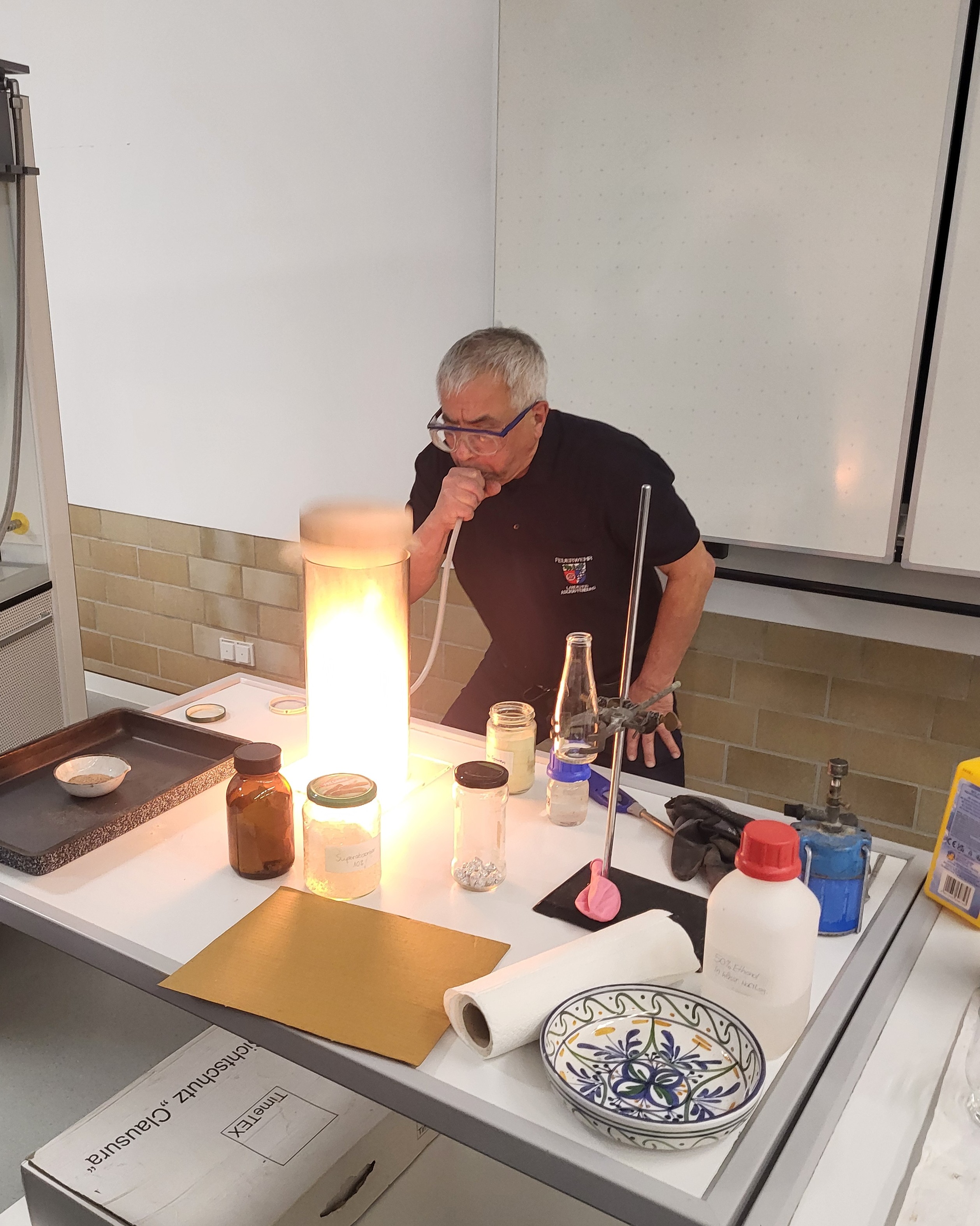 20251128 FF Großostheim Brennen und Löschen für die 7. Klassen der Mittelschule Großostheim 1