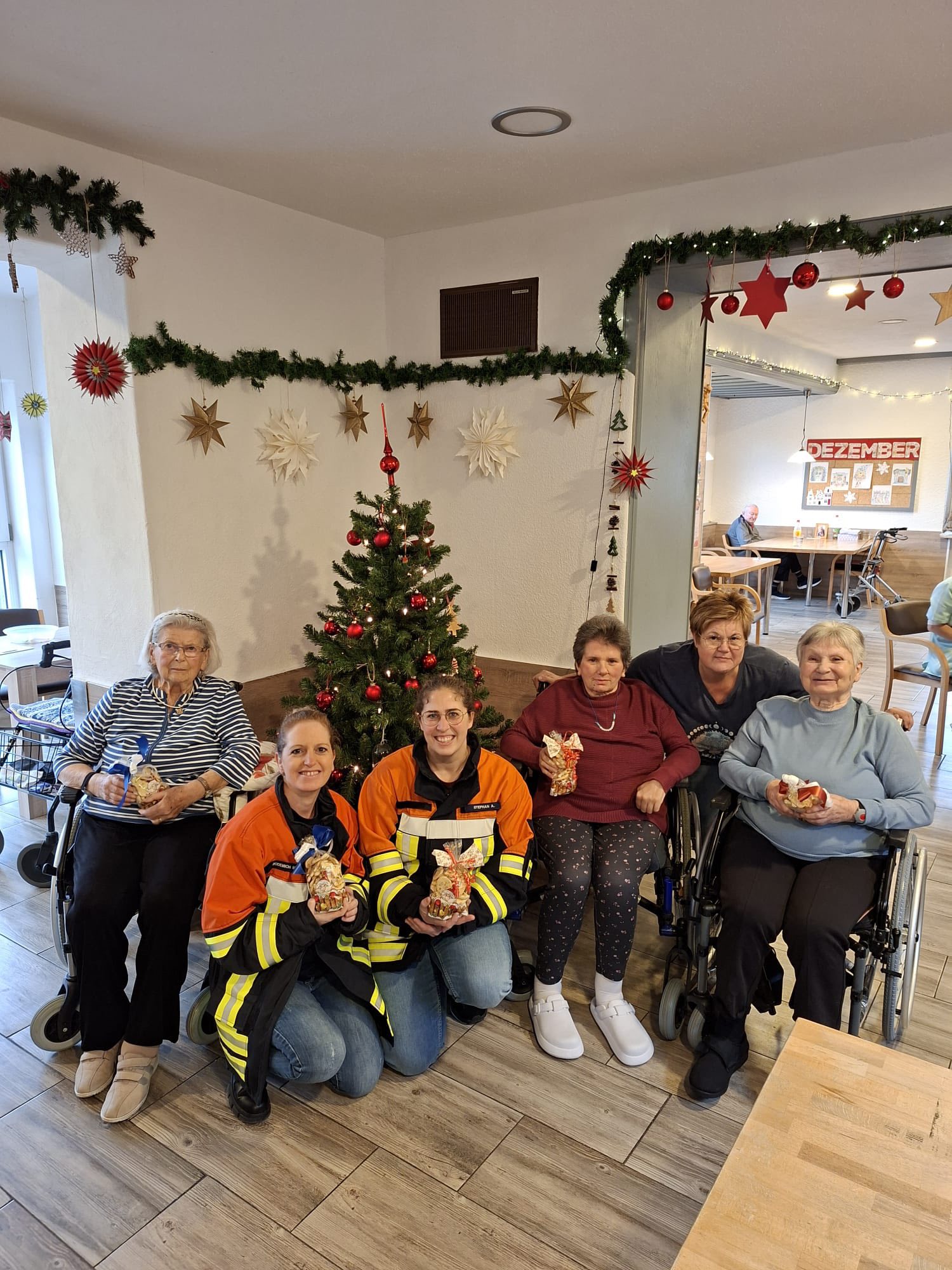 20251126 KiFeu Heimbuchenthal backt Weihnachstplätzchen für Seniorenheim 3