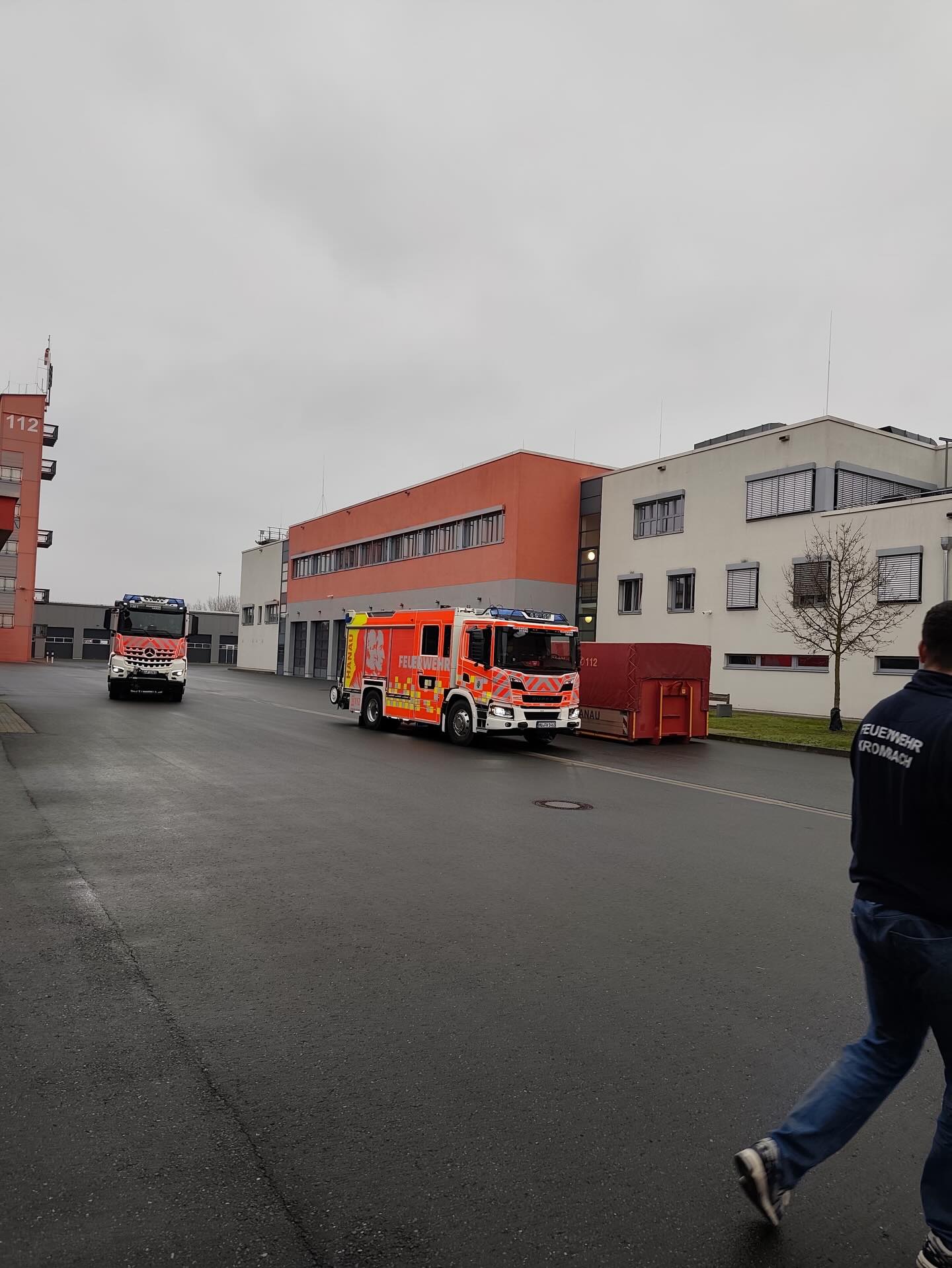 20251214 JF Krombach besichtigt BF Hanau 4