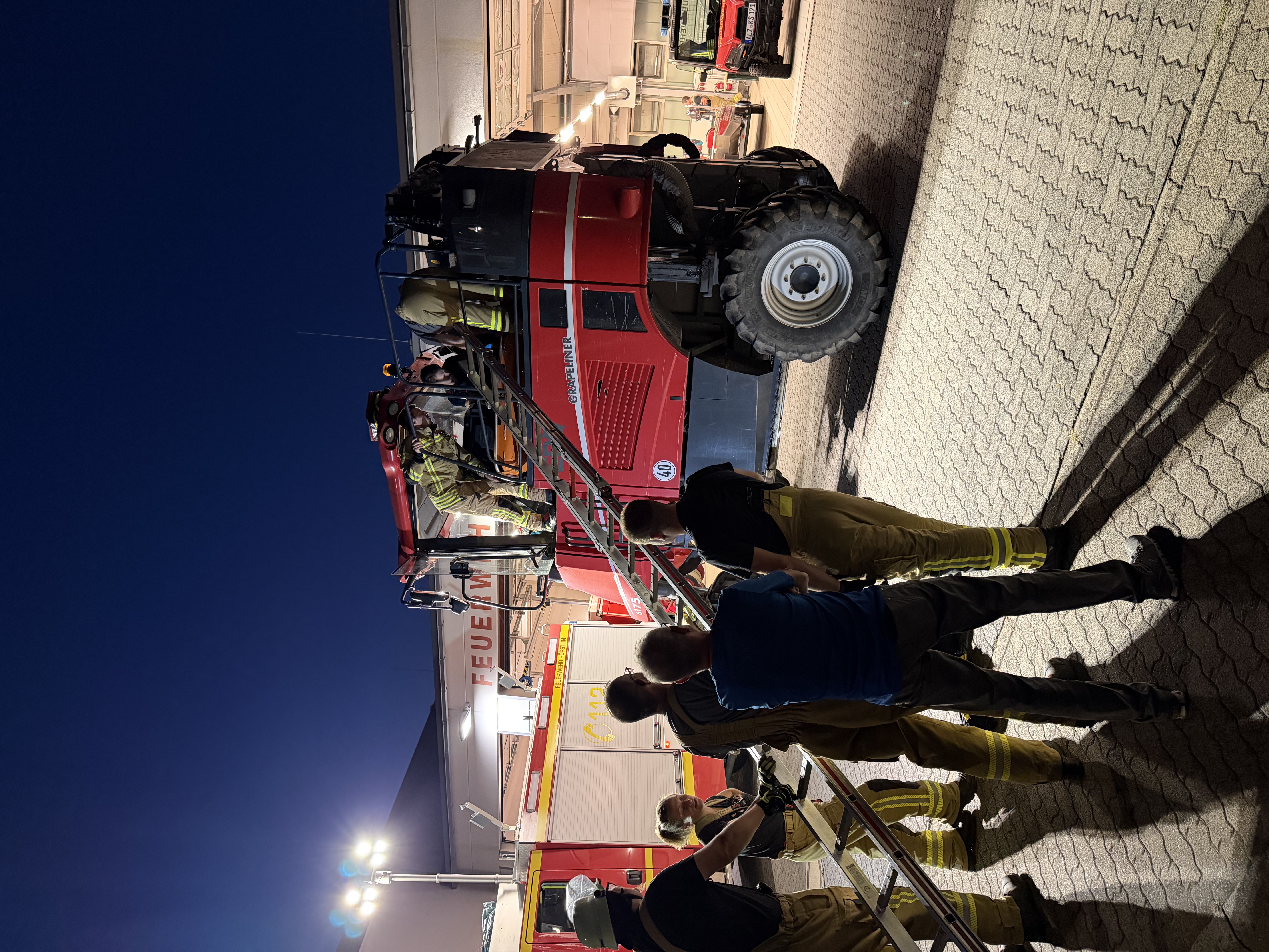 20260914 FF Hörstein Übung Rettung aus Traubenvollernter 3