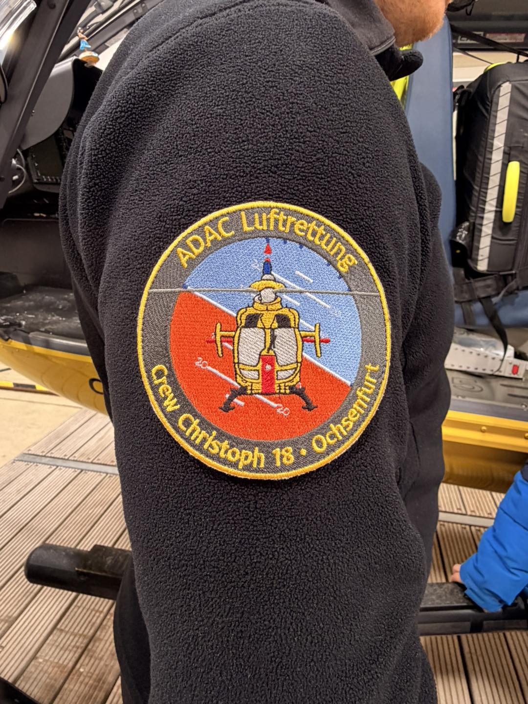 20260124 FF Weibersbrunn Besuch der JF und der KiFeu beim RTH Christoph 18 3