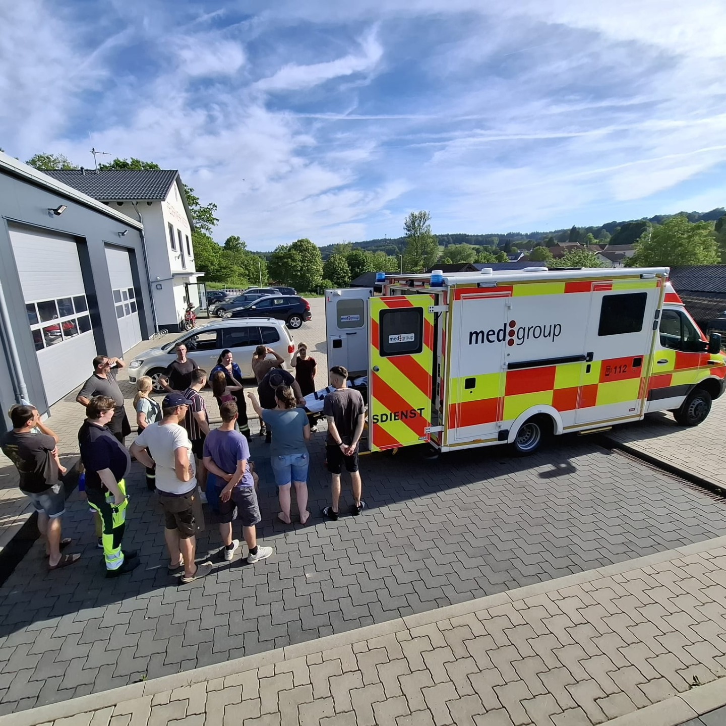 20260522 FF Wiesen Fortbildung an einem RTW 1
