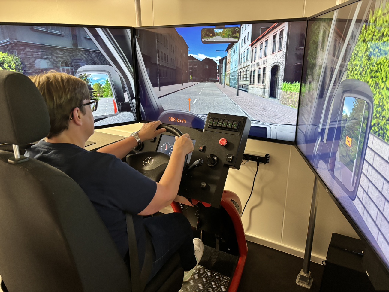 20240526 Fortbildung im Einsatzfahrtensimulator in Hösbach 2