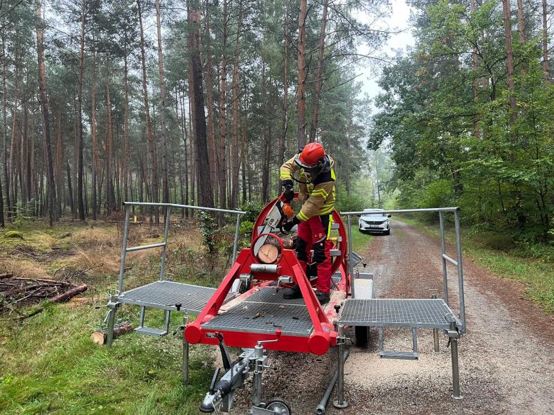 bb2676a1 1d3c 4005 9f91 f41d00f3fff1